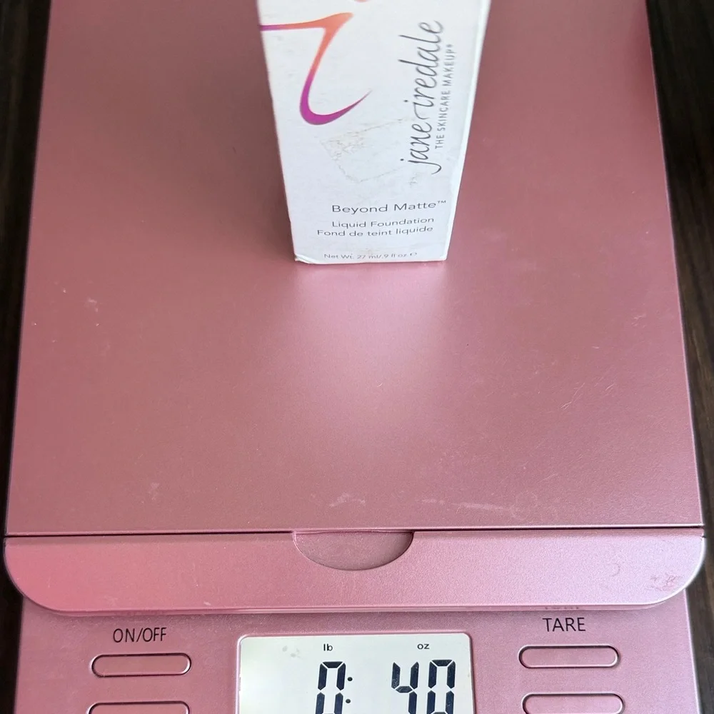 NIB Jane Iredale Beyond Matte Liquid Foundation shade M9
